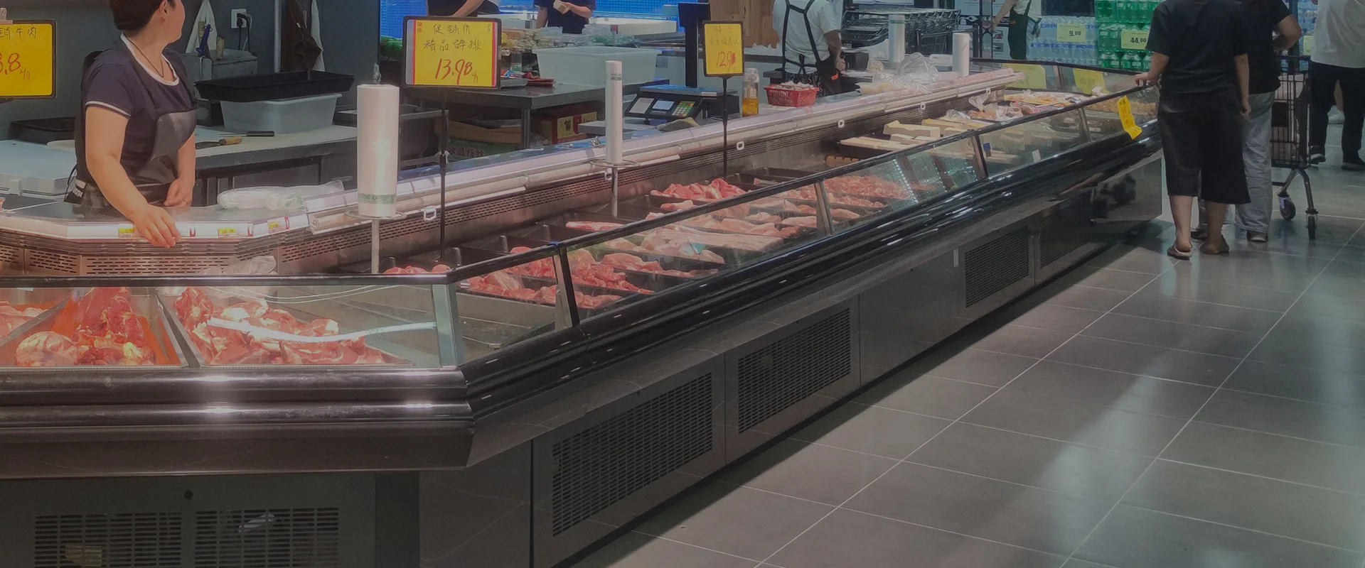 Come scegliere il giusto espositore refrigerato per carne fresca: guida per l